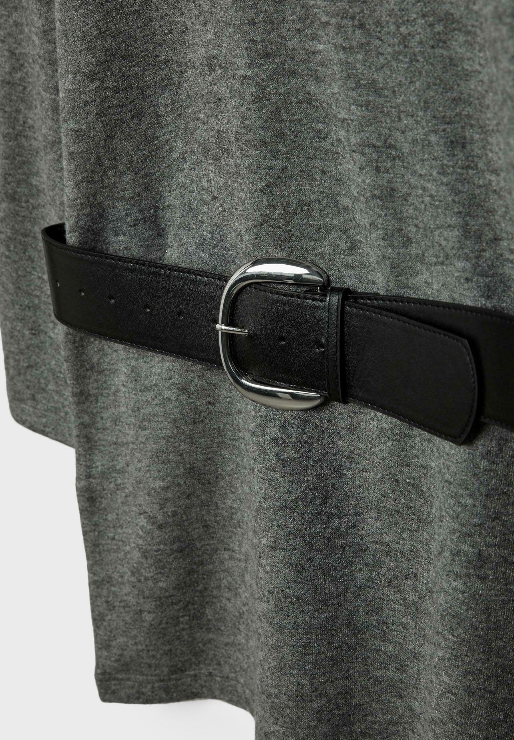 Stradivarius SHORT WITH BELT