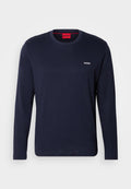 Navy Langarm-T-Shirt aus Baumwolle mit rundem Halsauschnitt, weißem "HUGO"-Logo auf der Brust und glatter, einfacher Textur.