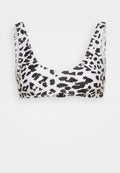 Wolf & Whistle CROP LEOPARD