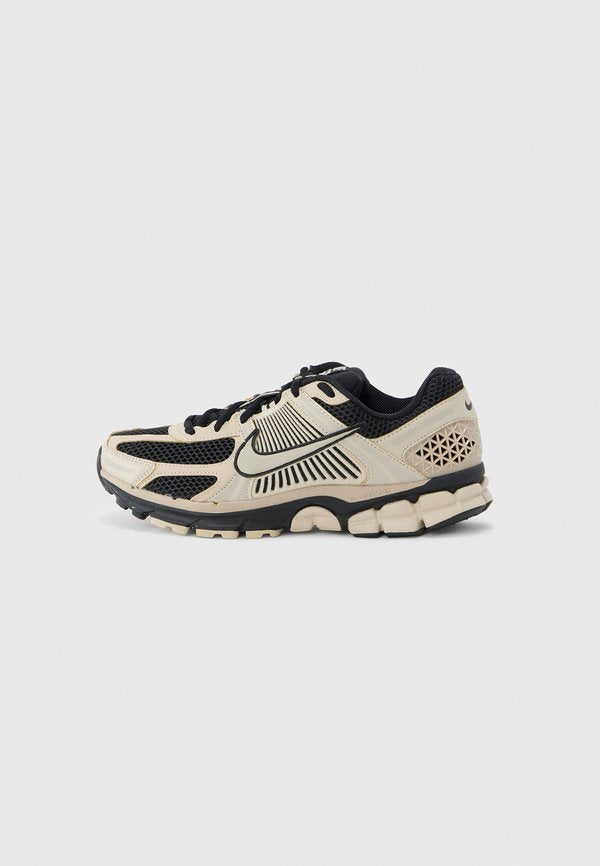 Nike Sportswear ZOOM VOMERO 5 - Trainers - black/cream