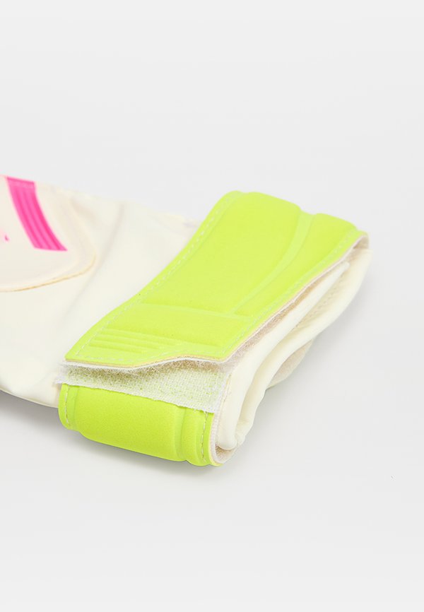 adidas Performance PRED GL TRN