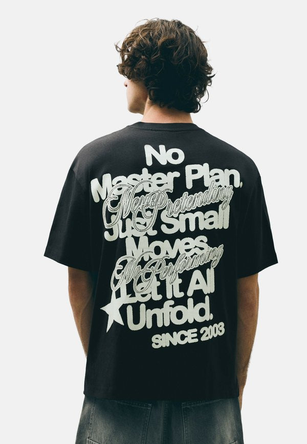Bershka BOXY-FIT PRINTED - T-SHIRT - Print T-shirt - black