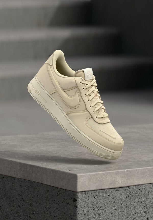 Nike Sportswear AIR FORCE 1 07 LV8 - Trainers - beach/coconut milk/sail/phantom