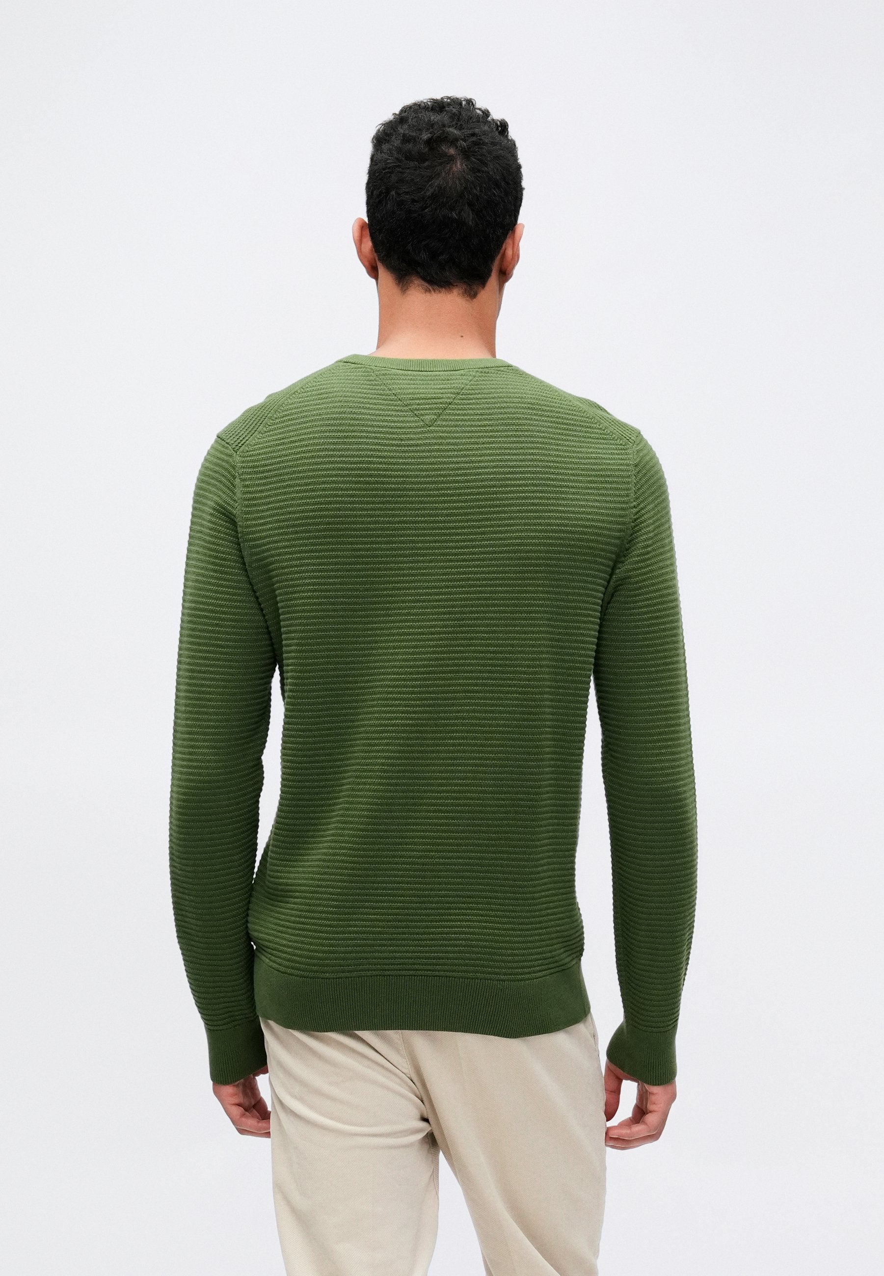 TEXTURED KNIT CREW NECK JUMPER Media 4