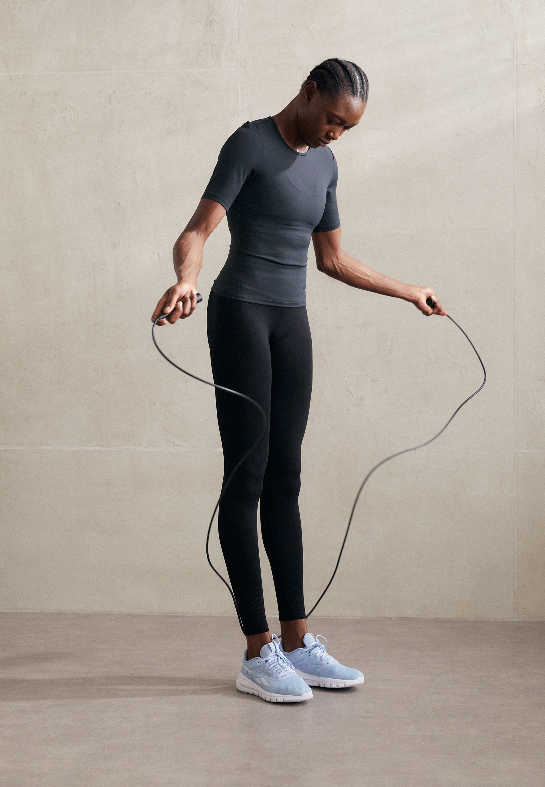 Stronger SEAMLESS CONTOUR SCRUNCH LEGGINGS