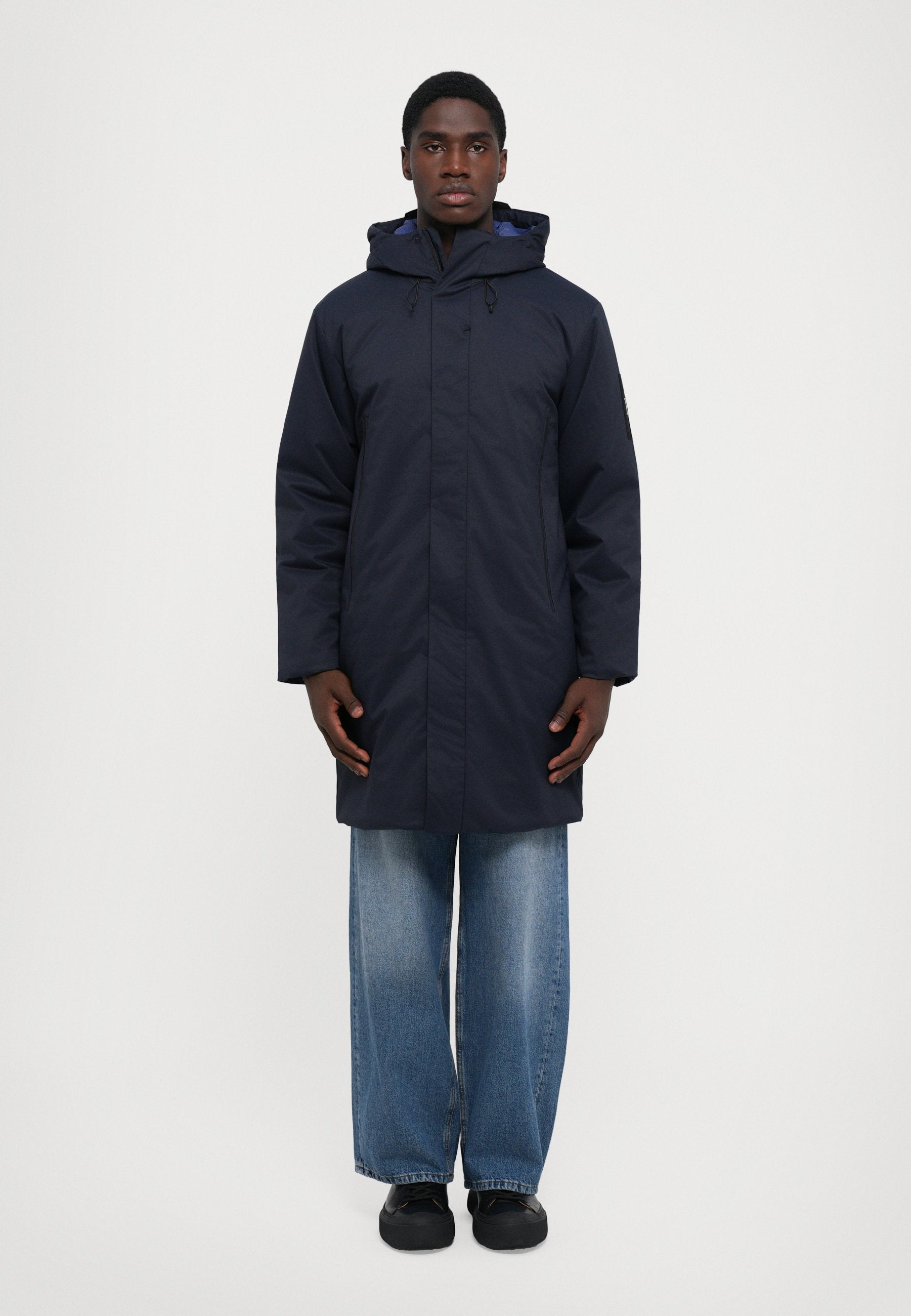 MOUNTAIN TECH JACKET Media 3