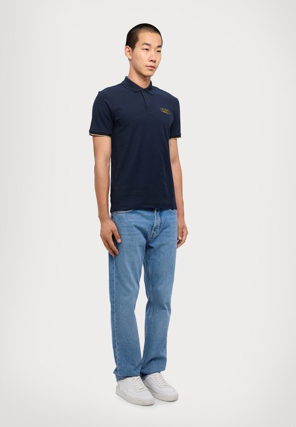 EA7 Emporio Armani