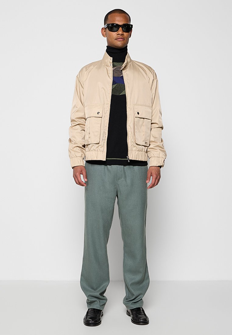 KARL LAGERFELD Leichte Jacke Media 2