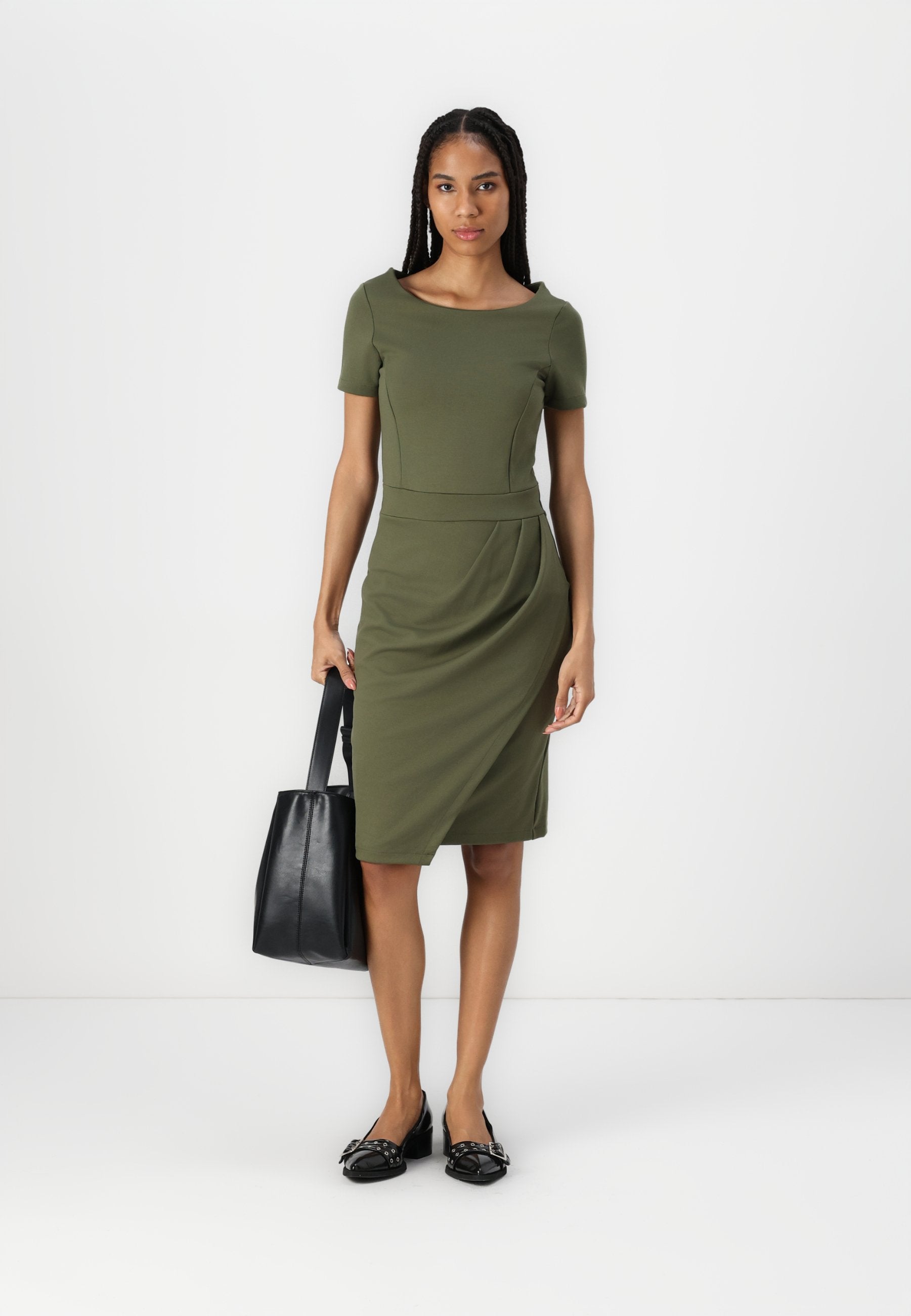 Anna Field PLEATED SKIRT FITTED CAP SLEEVES MIDI DRESS