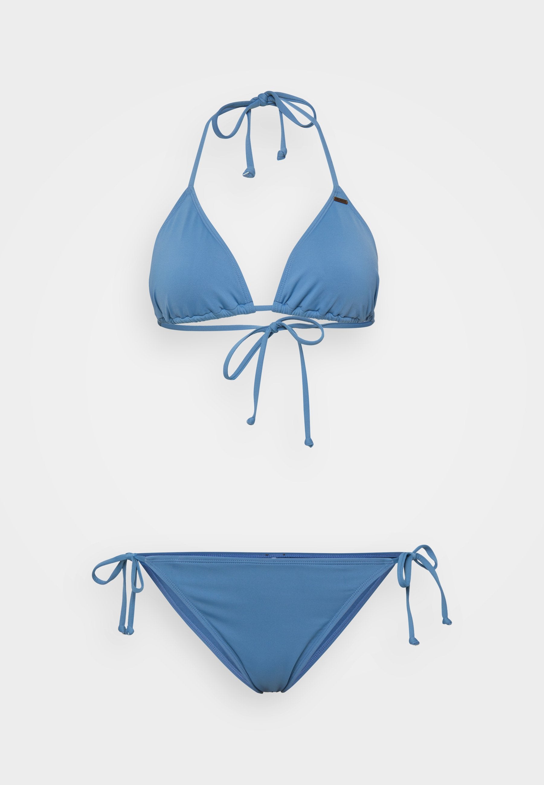 Bikini-Set in Blau mit einem dreieckigen Oberteil mit verstellbaren Bändern und einem passenden Unterteil mit seitlichen Bändern. Hergestellt aus glattem, dehnbarem Stoff.