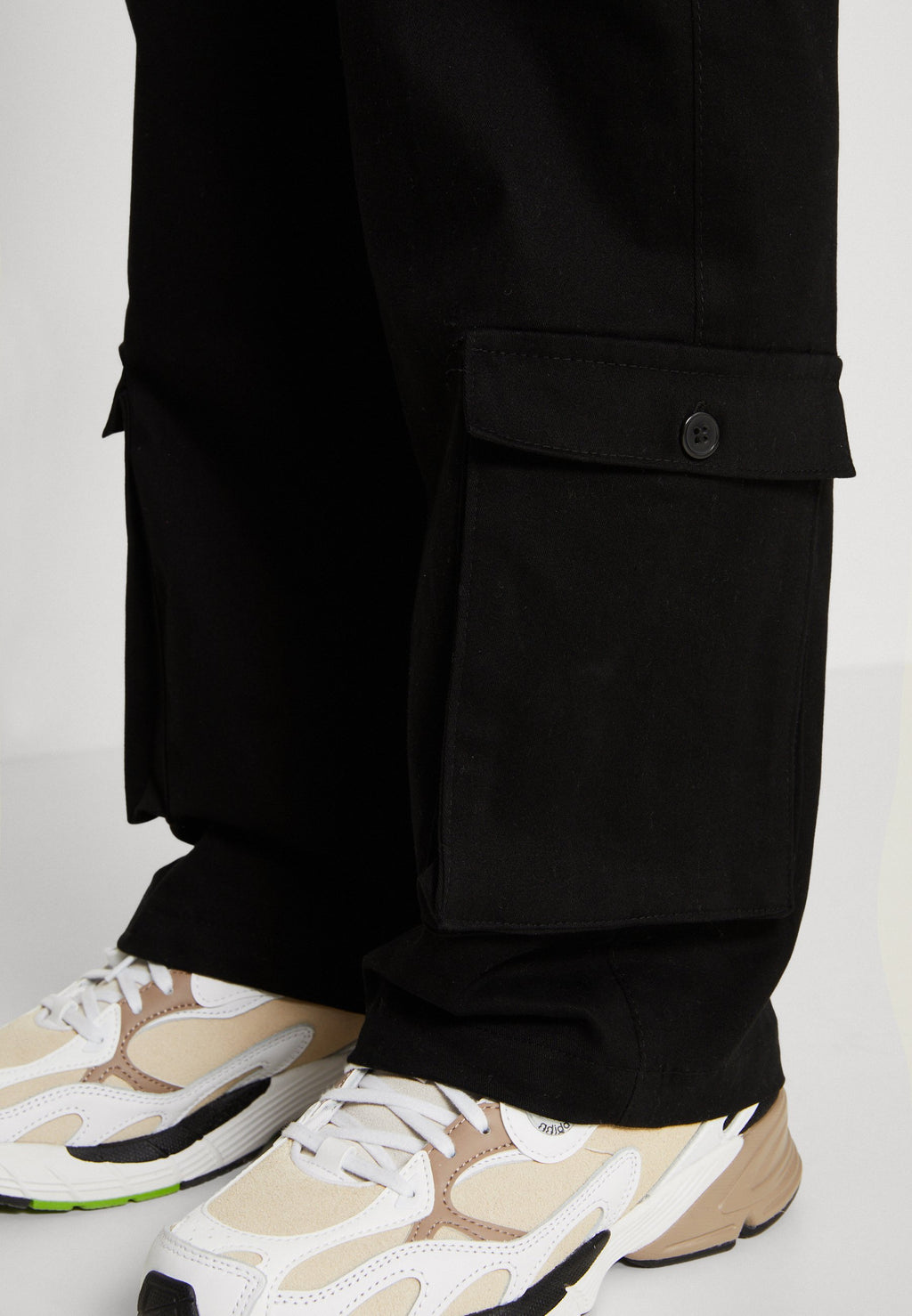 Nicki Studios STRAIGHT POCKET PANTS