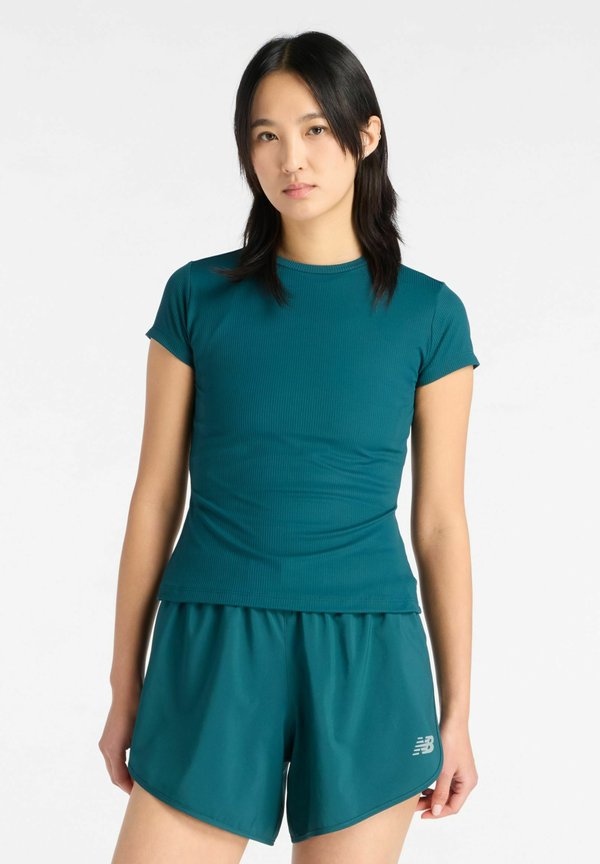 New Balance RIBBED FITTED T-SHIRT - Basic T-shirt - medusa green