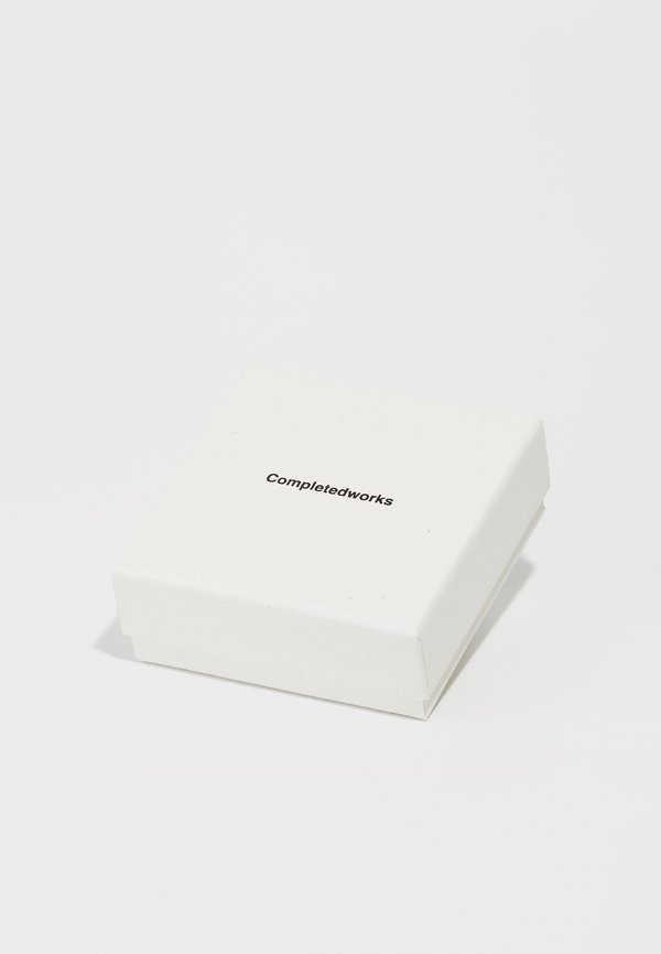 Completedworks PENDANT NECKLACE