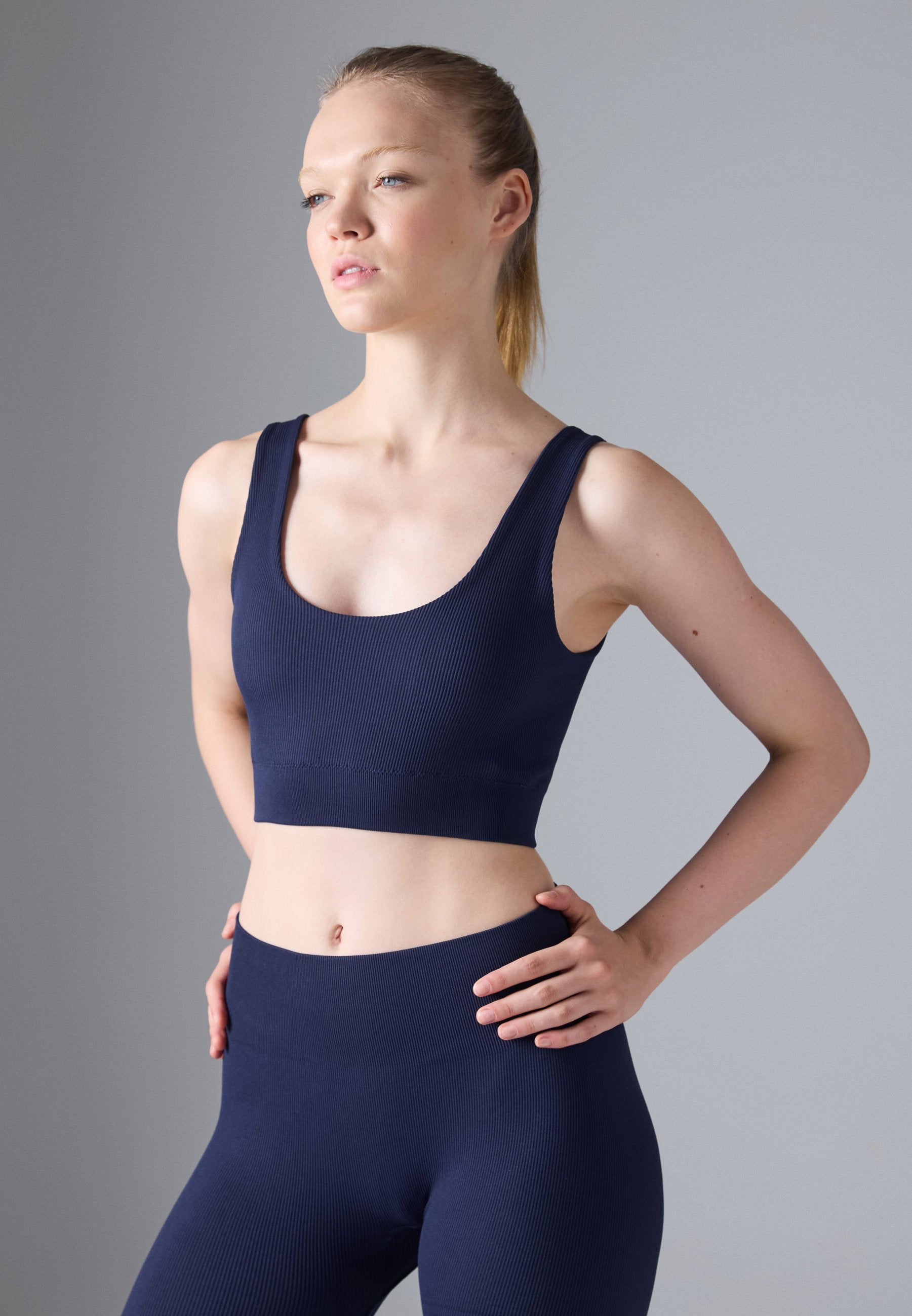Even&Odd active MEDIUM SUPPORT SEAMLESS RIB SPORTS BRA