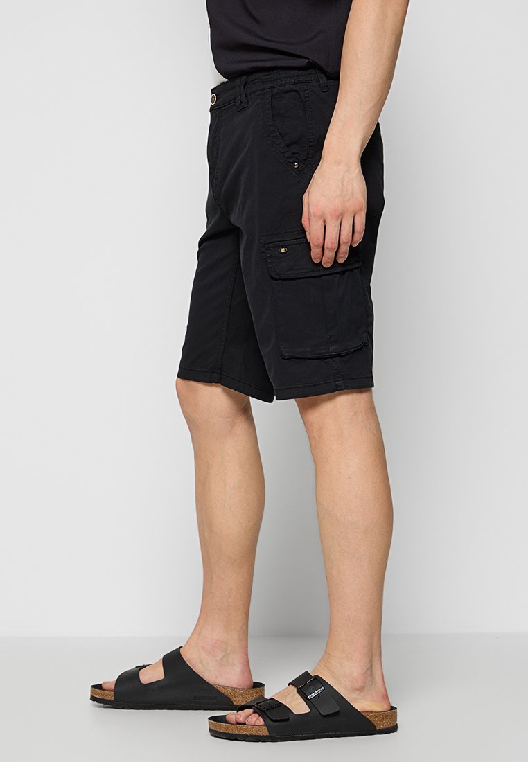 NO EXCESS Shorts Media 2