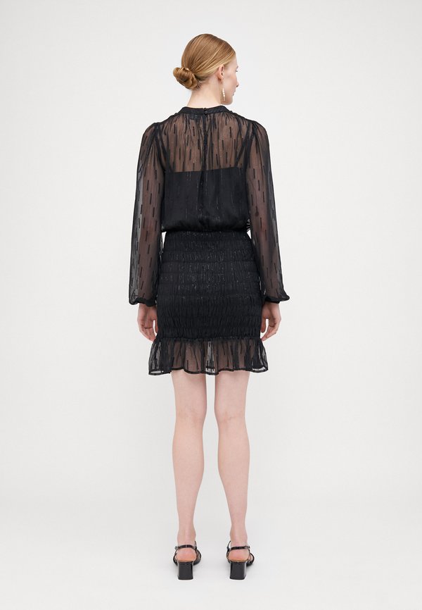 Vero Moda Tall VMKIRA SMOCK SHORT DRESS