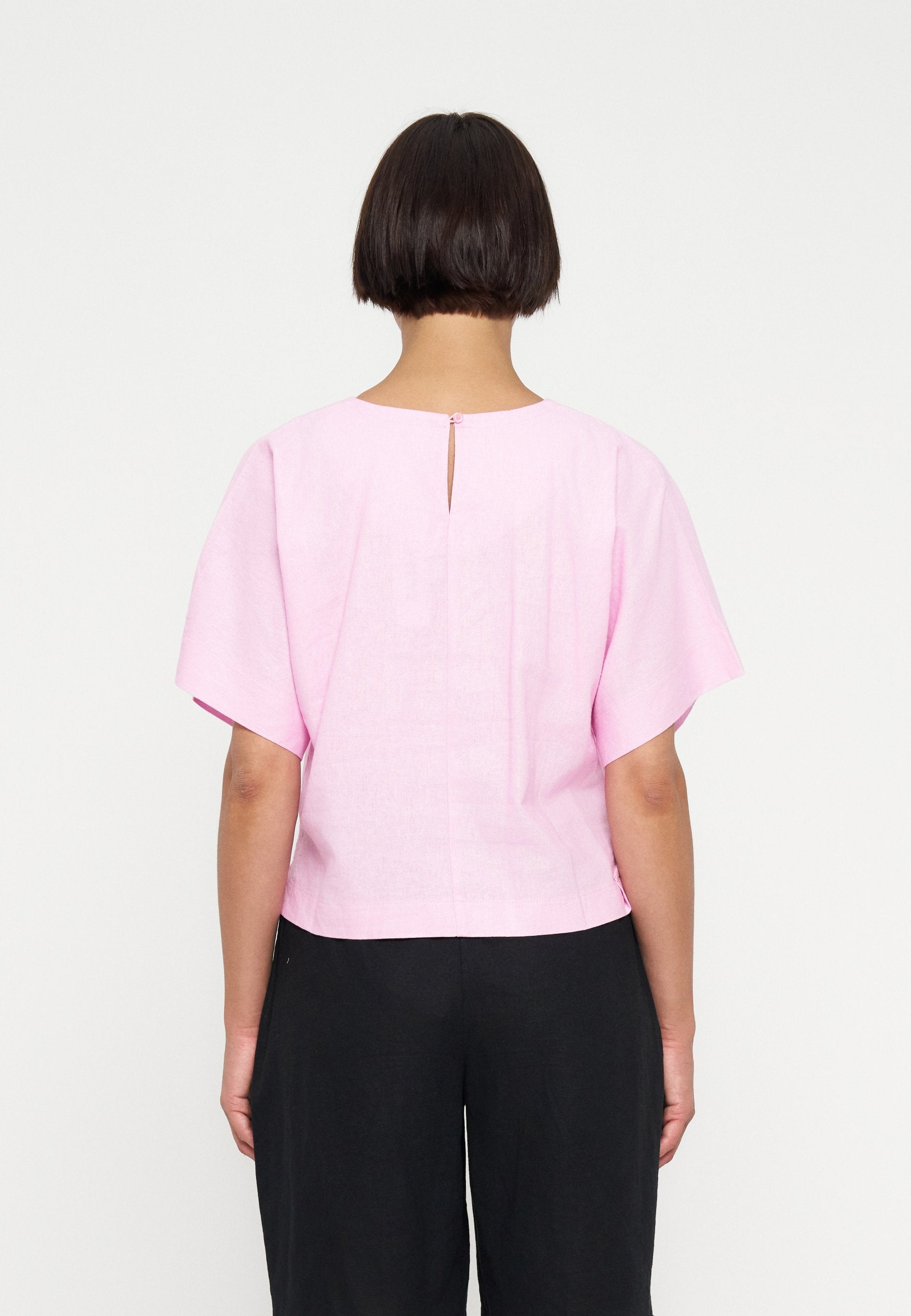 DKNY