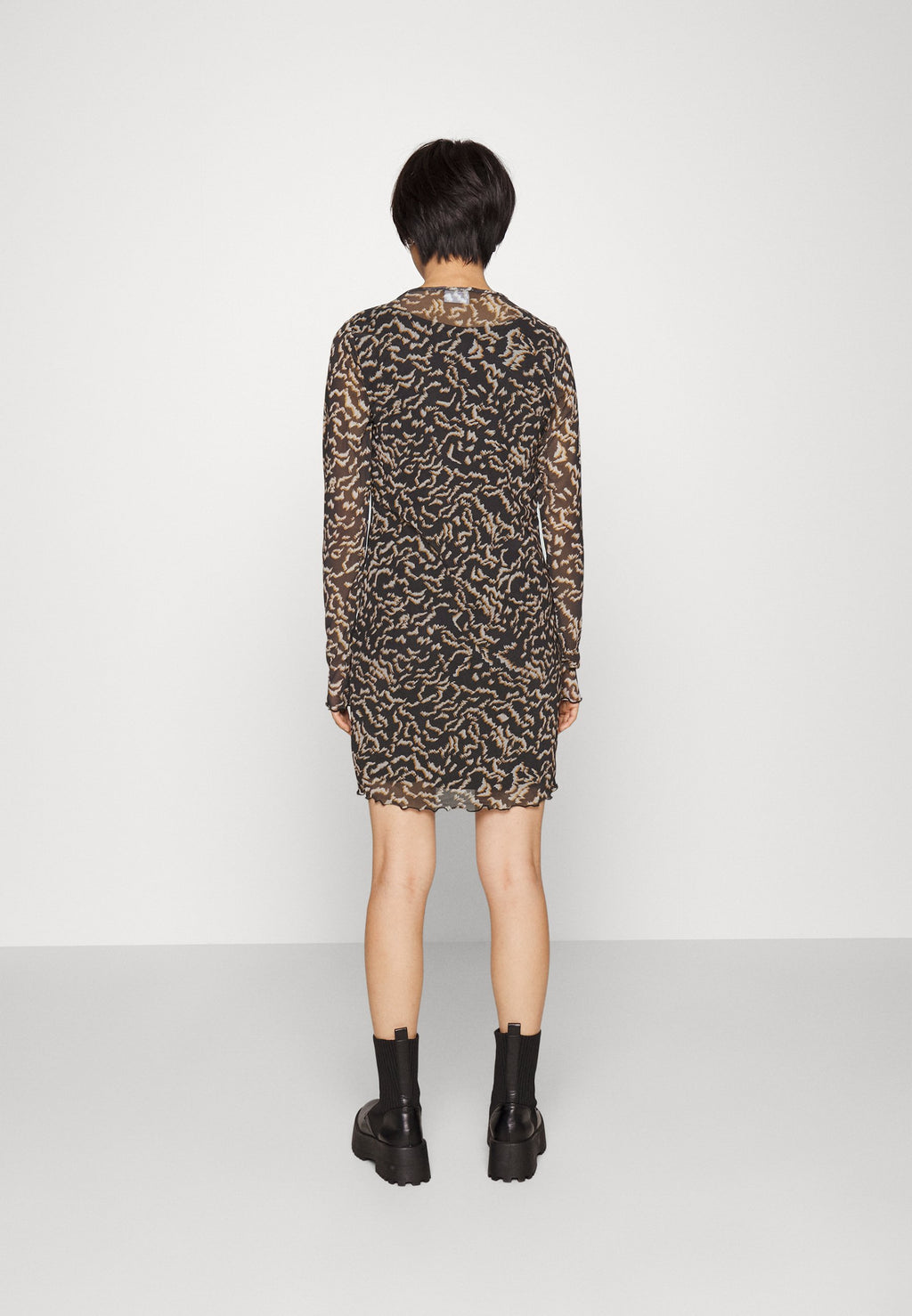 Noisy May Petite NMZAMMIE SHORT DRESS