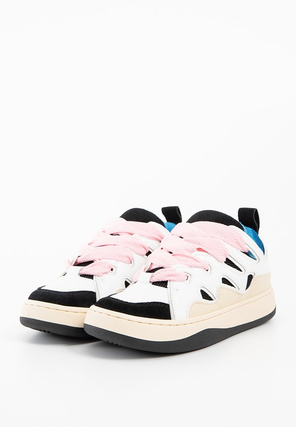 Steve Madden ROARING