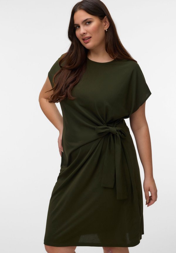 Vero Moda Curve VMCLENA Midi - Jersey dress - forest night