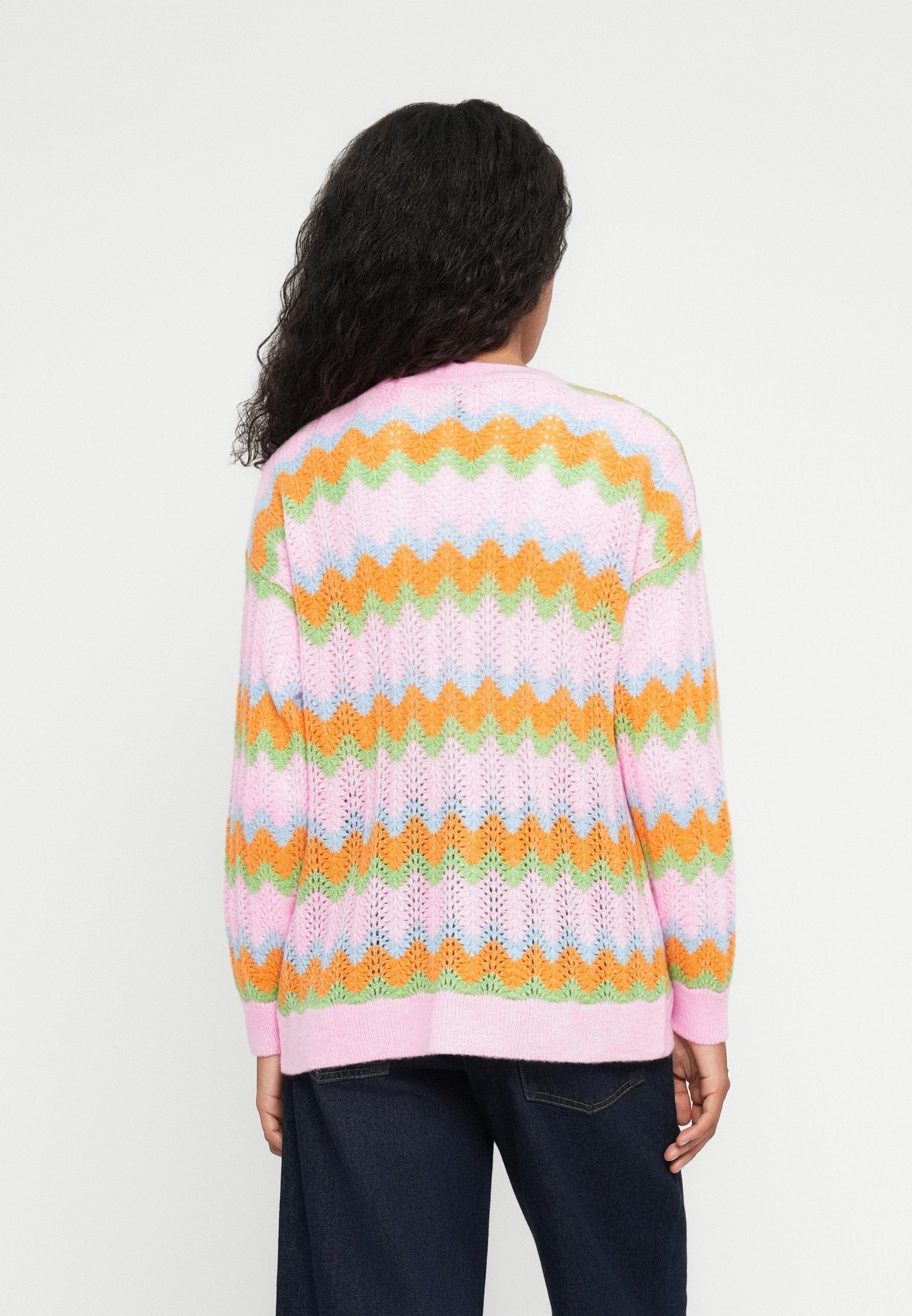 ONLY ONLLUNA V NECK BUTTON