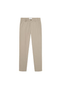 Beige maßgeschneiderte Hose aus glattem Stoff. Sie verfügt über Fronttaschen, einen Knopfverschluss und ein elegantes, gerades Bein-Design.