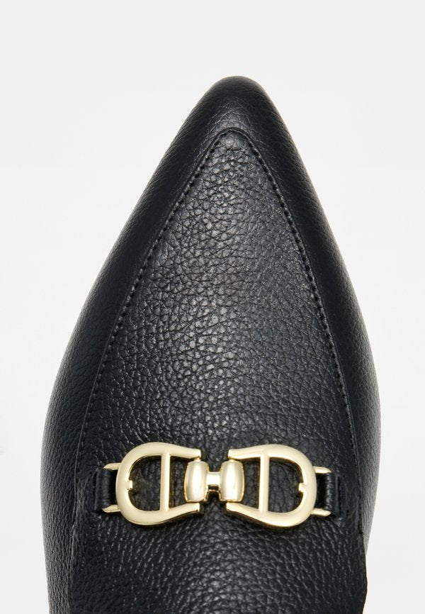 AIGNER BLAIR