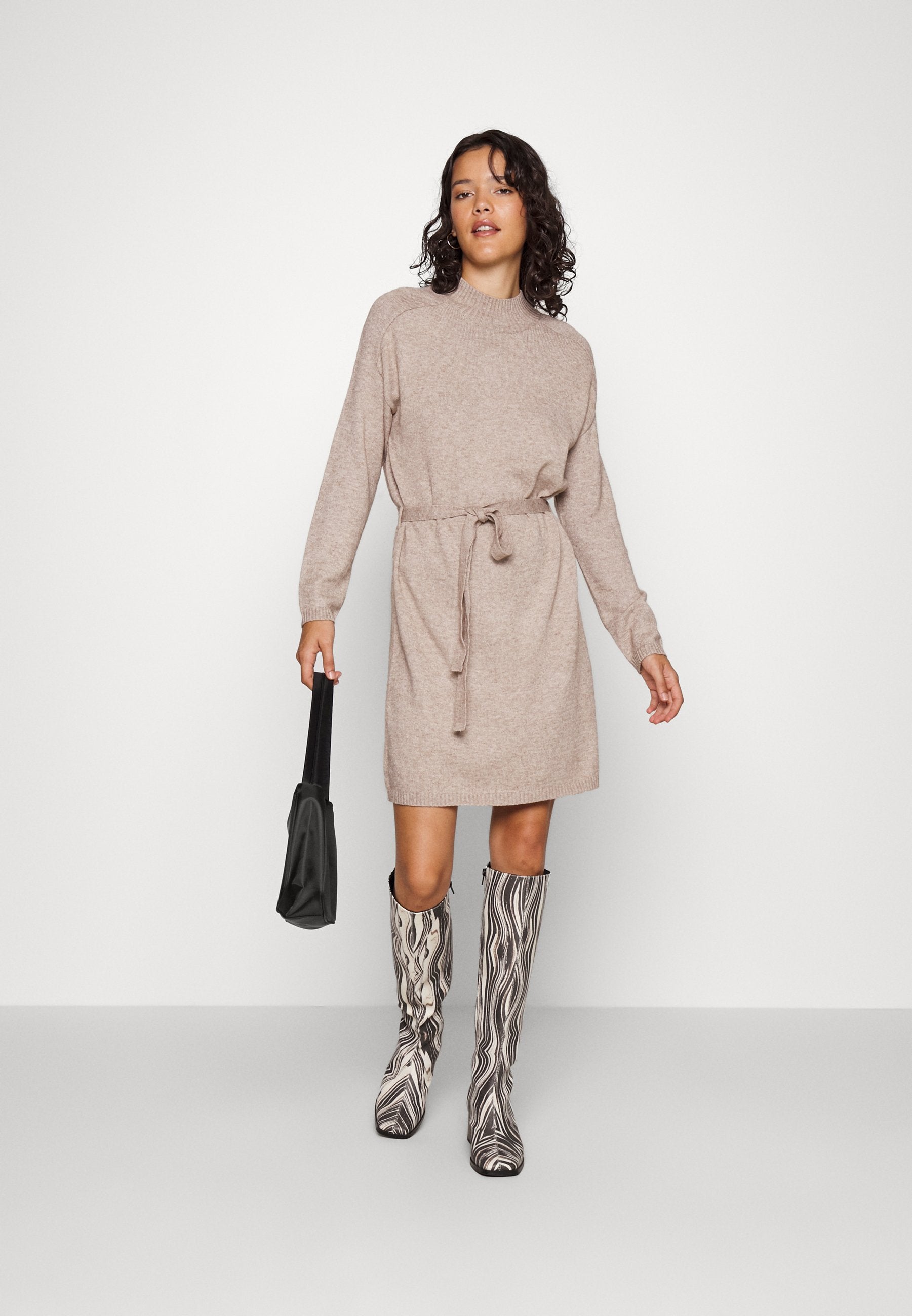 Knitted ONLLEVA Short Media 2