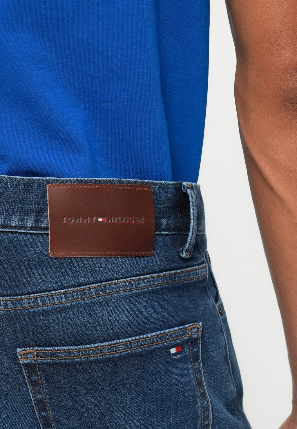 BLEECKER FADED SLIM JEANS Media 6