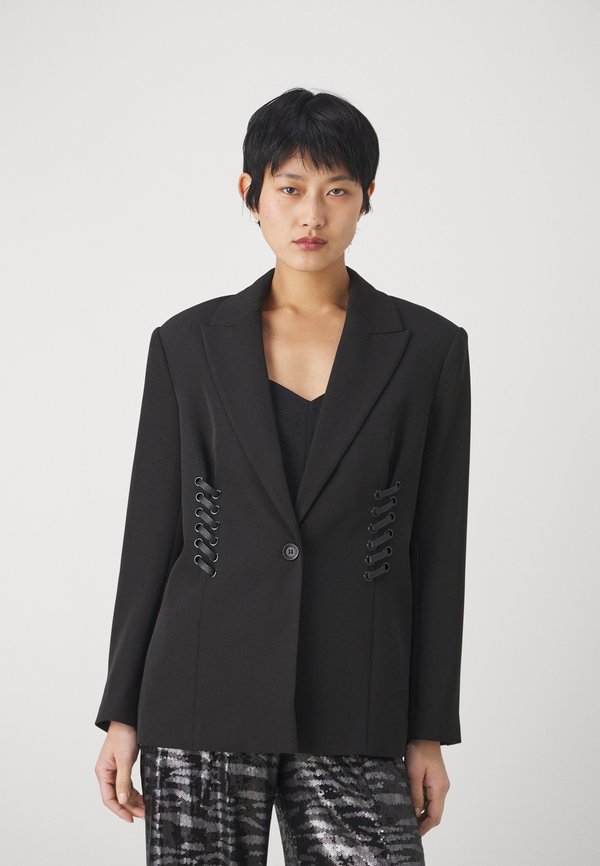 2nd Day SAGA ESSENTIAL SUITING