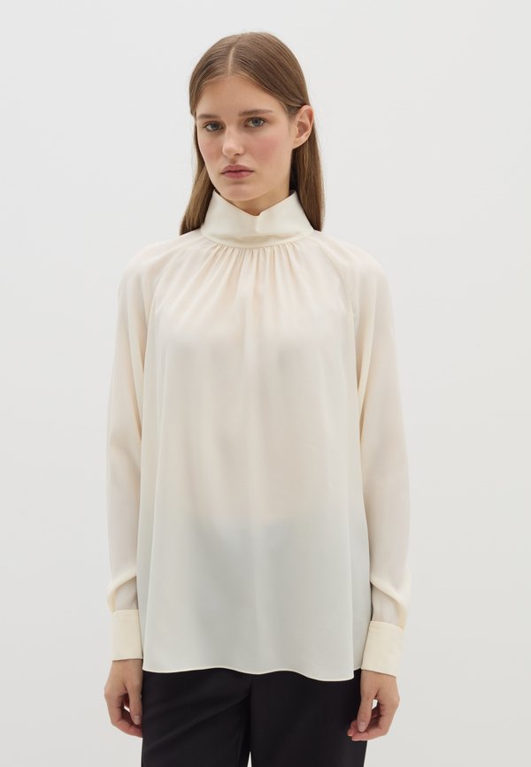 Stefanel WITH HIGH NECK