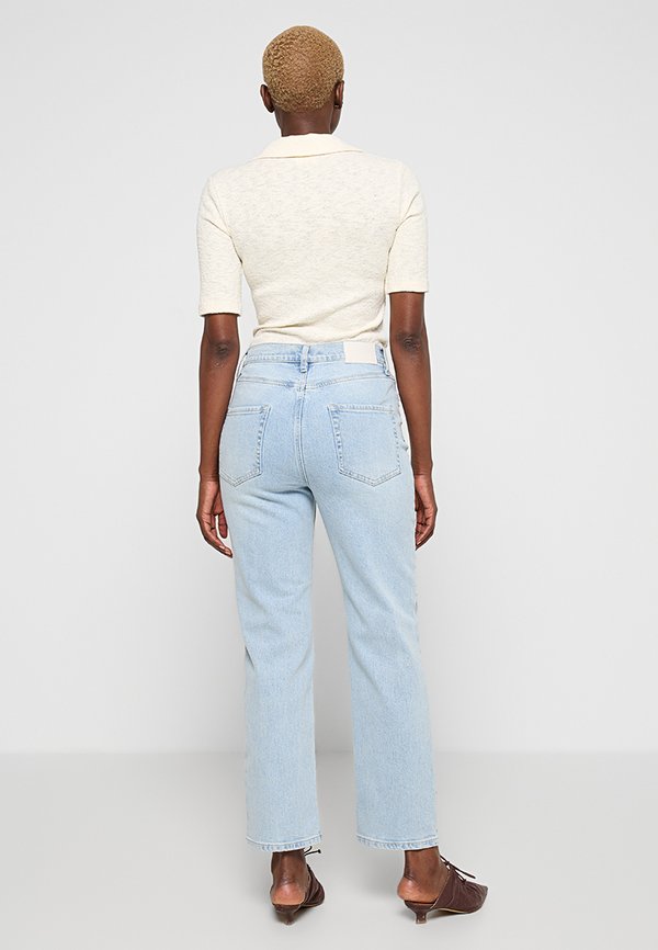 DKNY