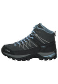 Grau wasserfeste Wanderschuhe mit blauen Akzenten, strukturiertem Obermaterial, Schnürsystem und robustem Laufsohle für Traktion. Auffällige Logo- und Designdetails.