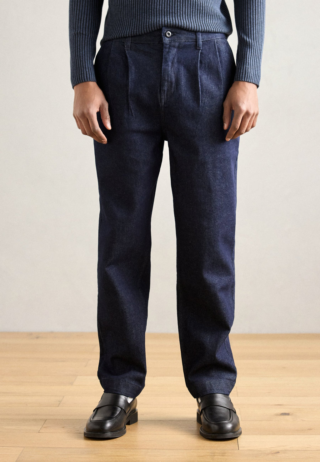 DOUBLE PLEAT PANTS Media 3