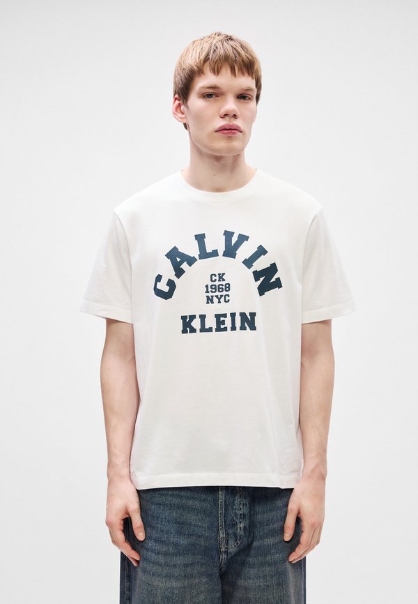 Calvin Klein Jeans COLLEGE GRAPHIC
