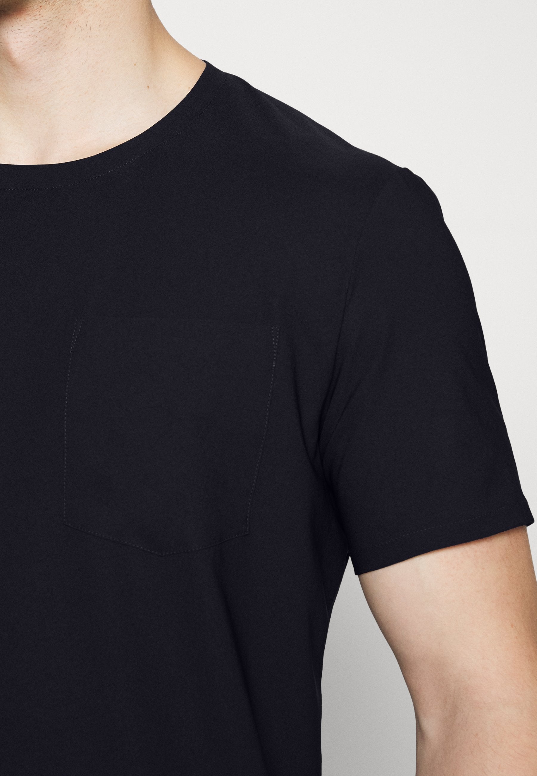 Houdini COVER TEE