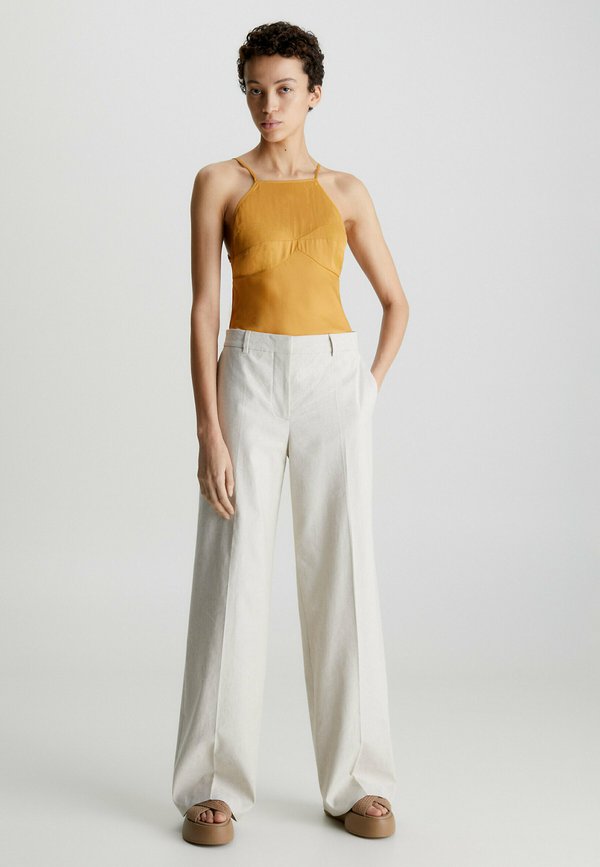 Calvin Klein SLIM HALTER
