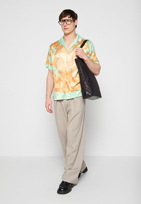 Carlo Colucci OVERSIZED