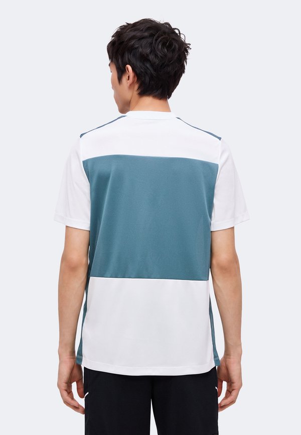 Nike Performance Sports T-shirt - off white/mineral slate