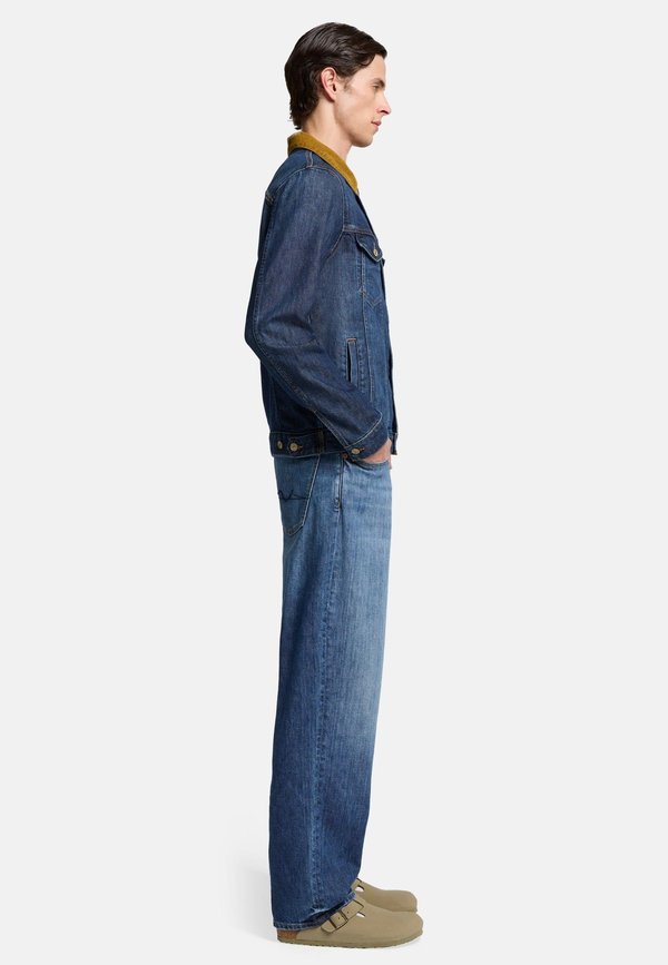7 for all mankind