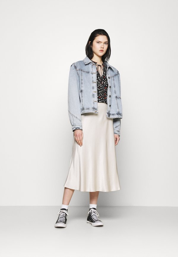 Vero Moda VMMILLE V NECK FRILL