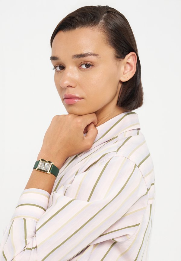 DKNY