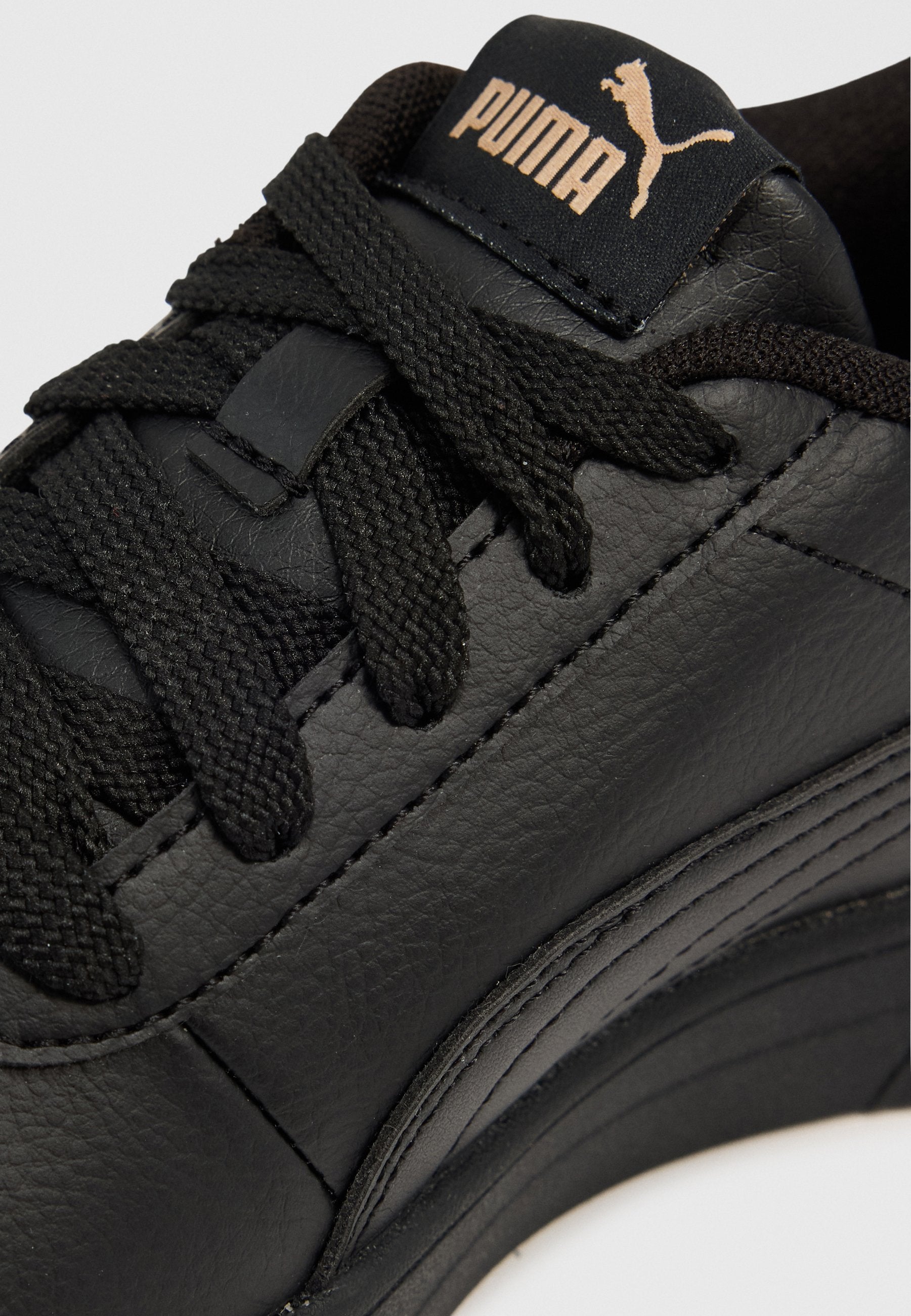 Puma CARINA 3.0