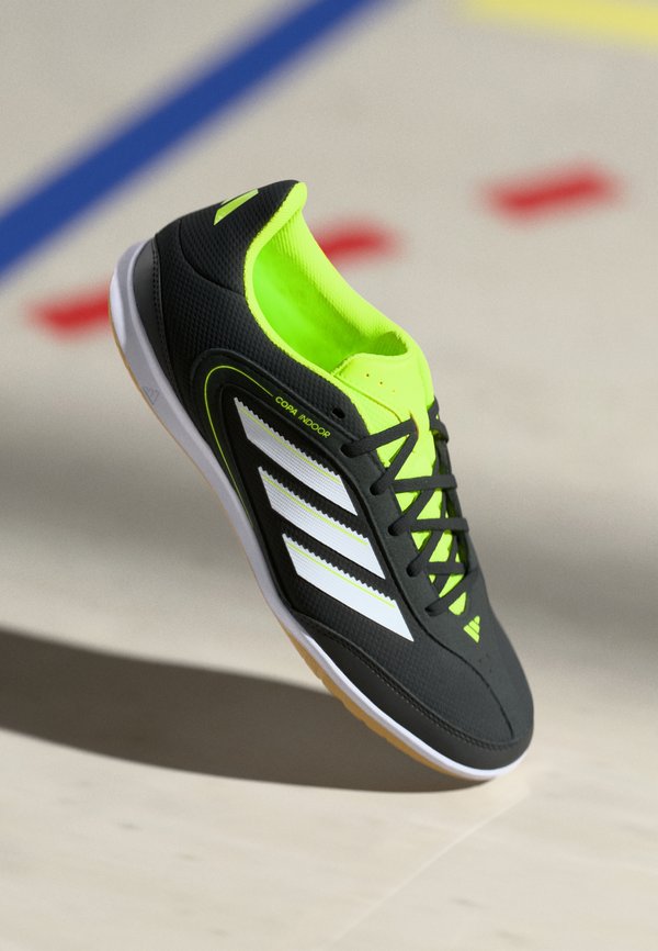 adidas Performance COPA INDOOR COURT CLUB  INDOOR FOOTBALL BOOTS - Indoor football boots - core black/footwear white/lucid lemon