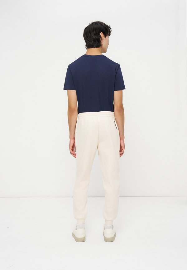 EA7 Emporio Armani