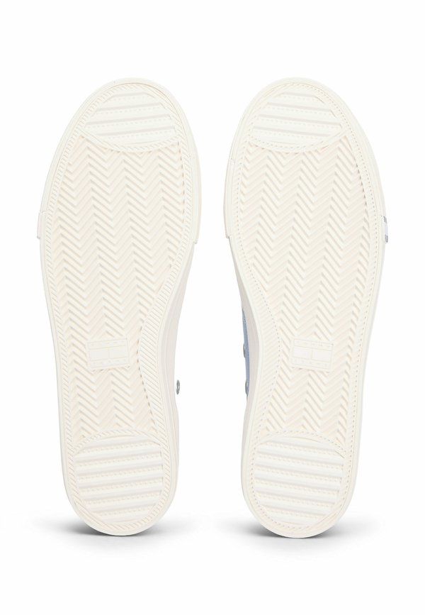 Tommy Jeans ARCHIVE FLAG STRIPE CANVAS TRAINERS