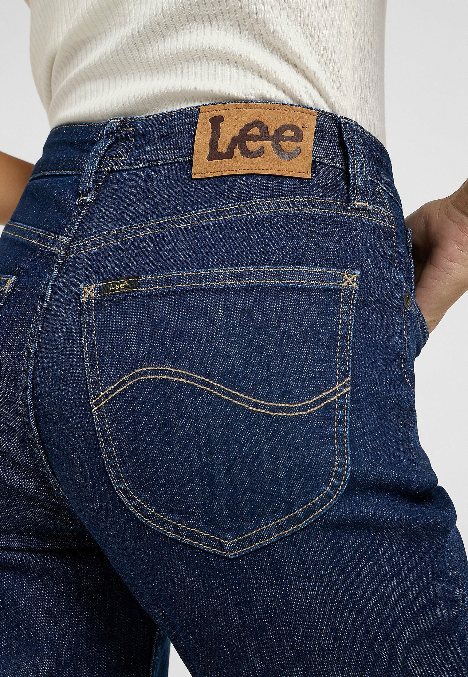 Lee CAROL