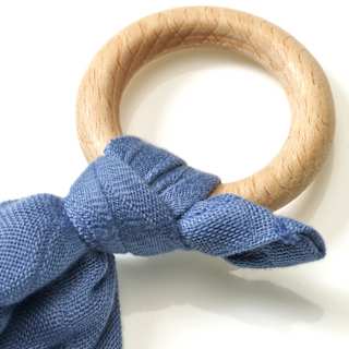 Kuscheltuch mit Holzring ALANA