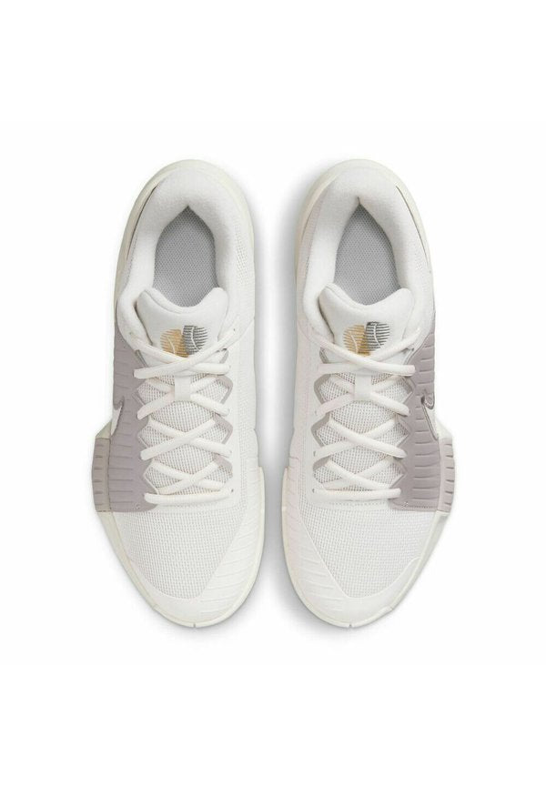 Nike Performance