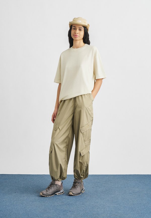 The North Face ESSENTIAL SIMPLE DOME TEE